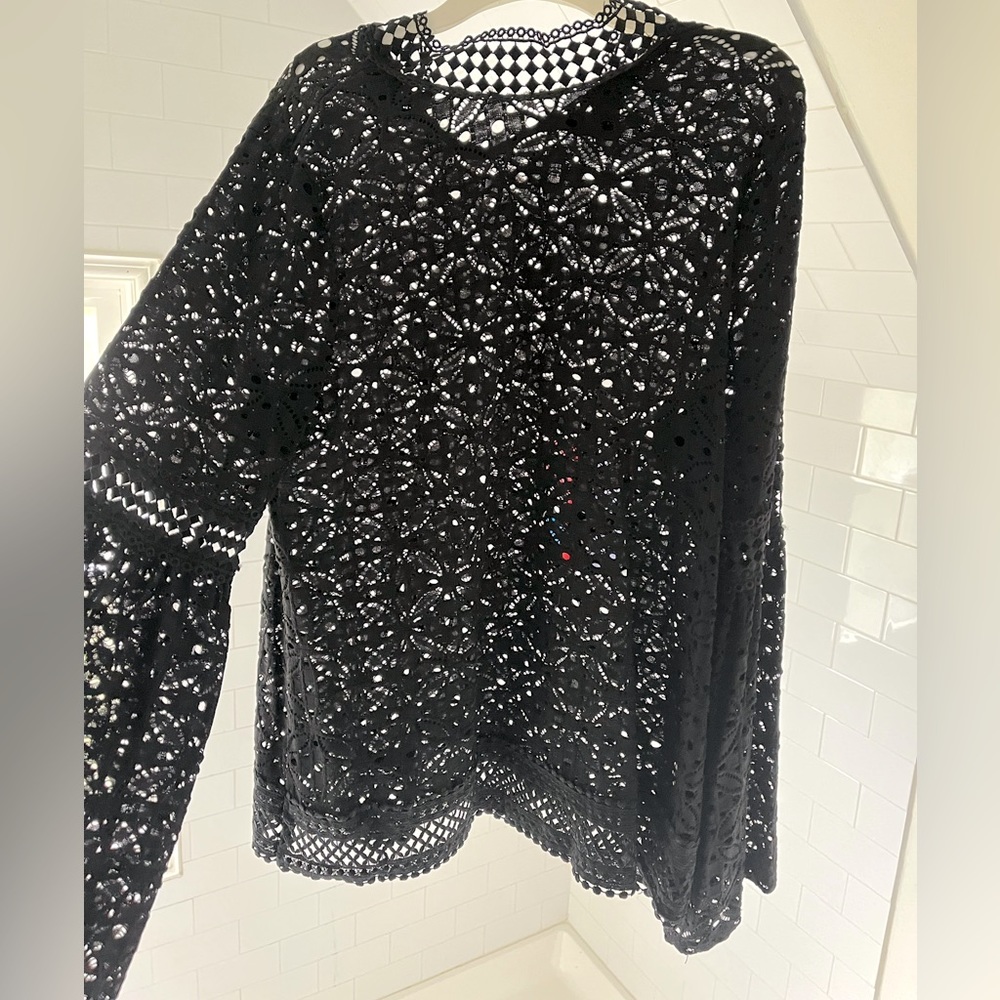 Women’s lace top